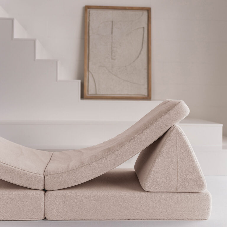 Aufbau des Jindl Teddy Spielsofas in Beige