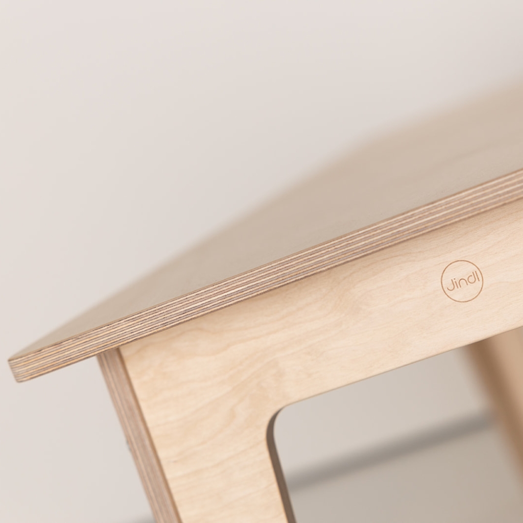 Kindertafel jindl met logo Kindertafel jindl met logo
