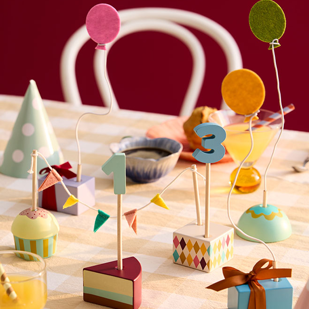 Verjaardags decoratieset Kid's Concept op tafel Verjaardags decoratieset Kid's Concept op tafel
