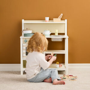 Speelgoedkeuken Kid's Concept spelen