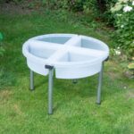 Zand en watertafel Tickit staat buiten