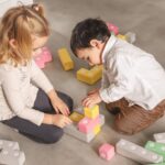 TUKI mini spielt zusammen