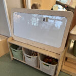 Spielzeugregal aus Holz mit Whiteboard Jindl®, natur - Image 3