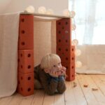 MODU Burnt Orange - Dusty Green Halloween - Relaxend in hut met lampjes